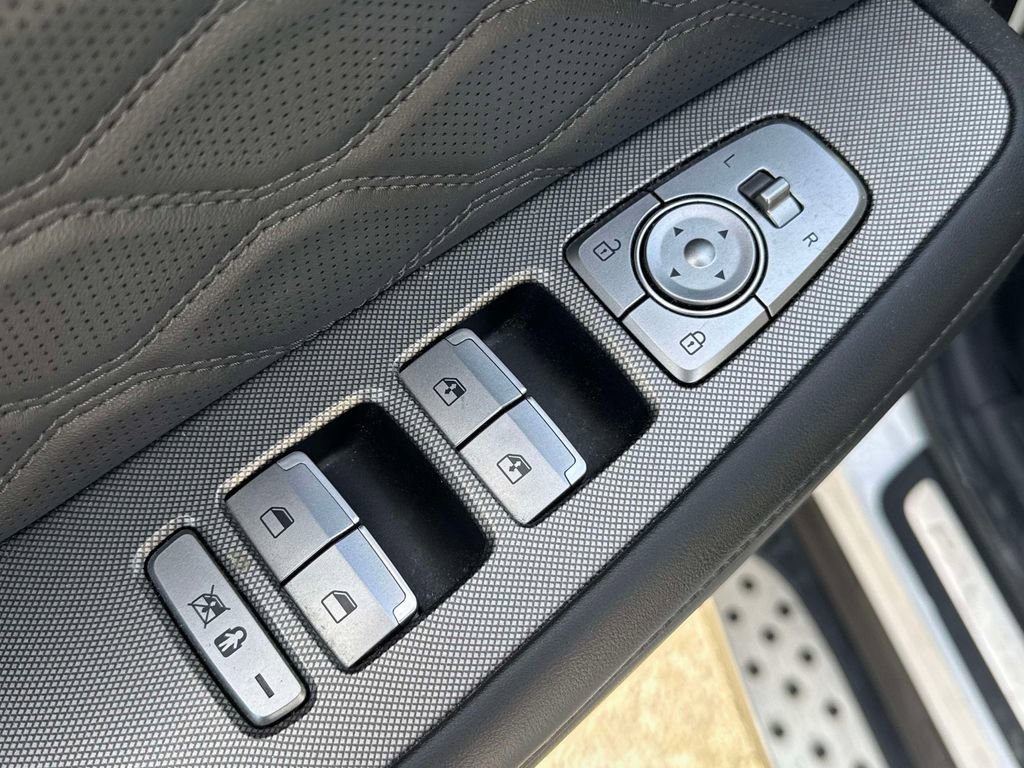 Used 2021 Hyundai Palisade Calligraphy image 15