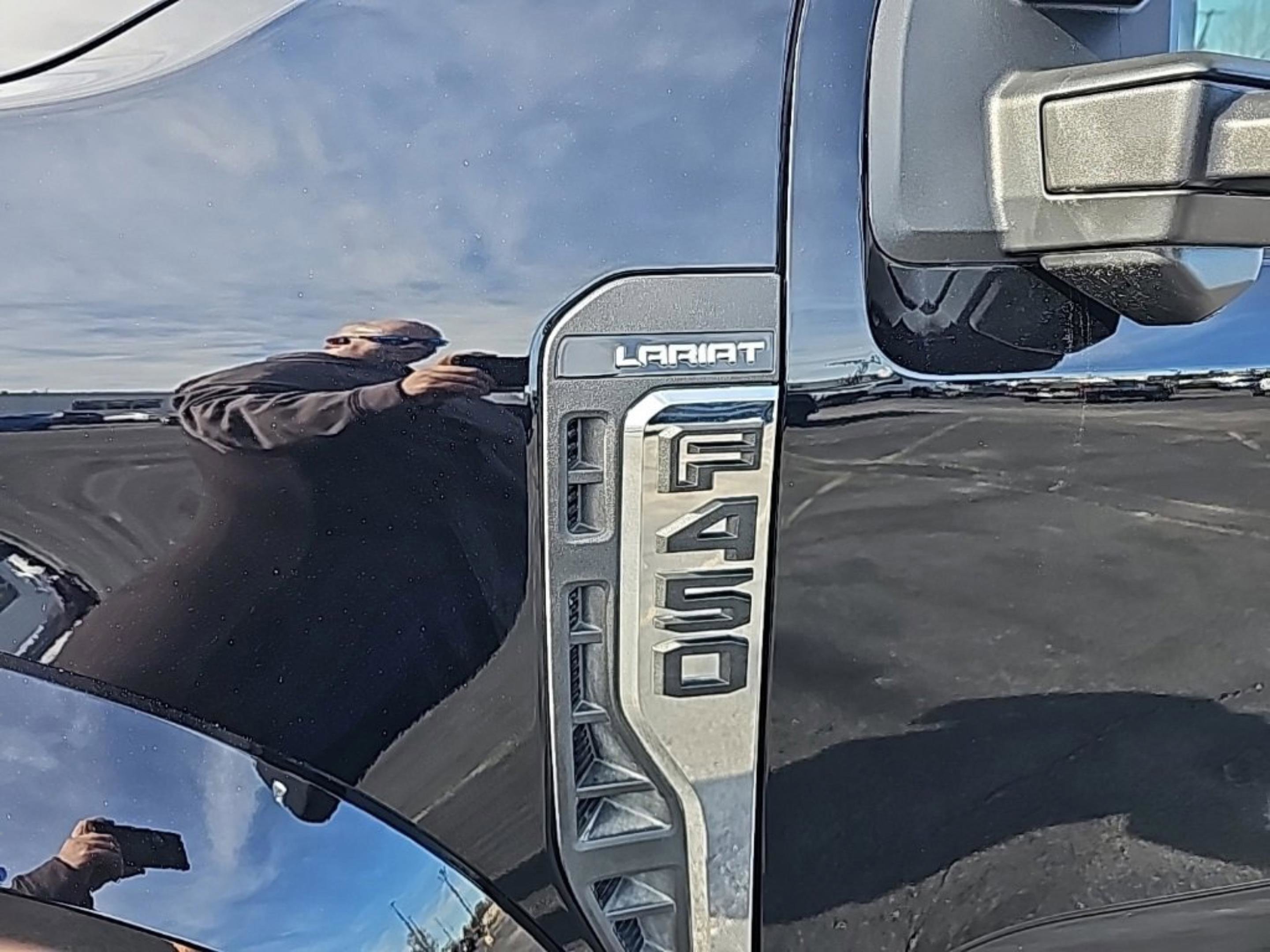 Used 2024 Ford F450 Lariat w/ Chrome Package image 14