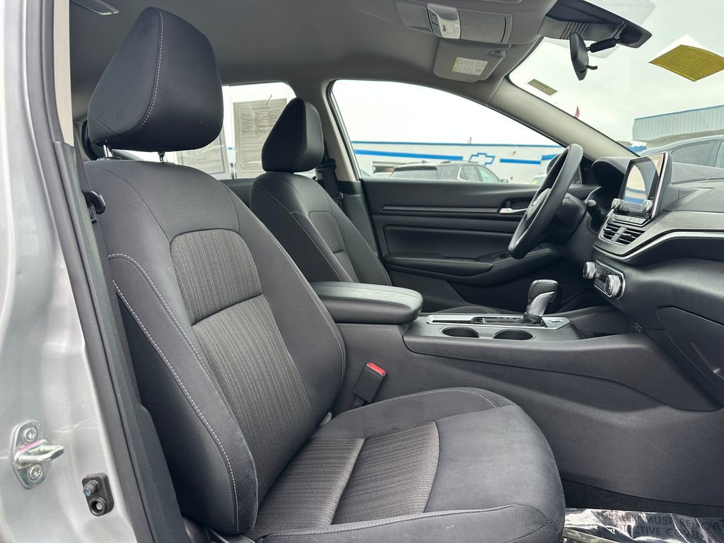 Used 2025 Nissan Altima 2.5 SV FWD image 20