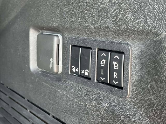 Used 2021 Chevrolet Tahoe High Country w/ Premium Package AWD/4WD image 23
