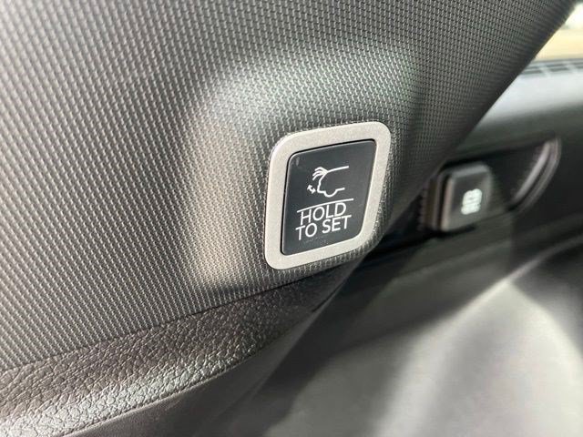 New 2026 Jeep Grand Cherokee Limited w/ Luxury Tech Group II AWD/4WD image 27
