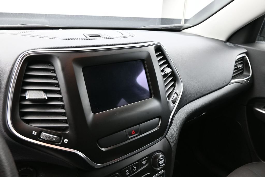 Used 2019 Jeep Cherokee Latitude w/ Popular Appearance Group FWD image 15