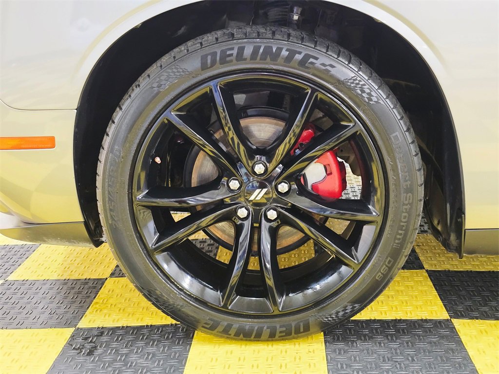 Used 2017 Dodge Challenger SXT w/ Blacktop Package image 9