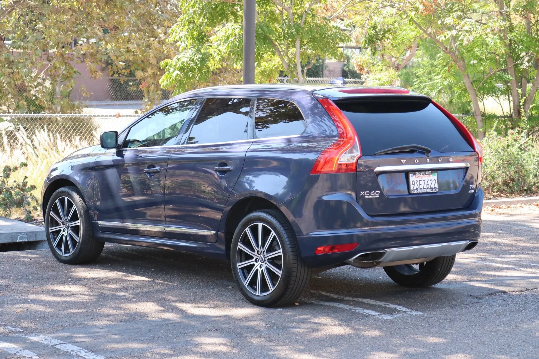 Used 2015 Volvo XC60 T5 w/ Protection Package AWD/4WD image 4