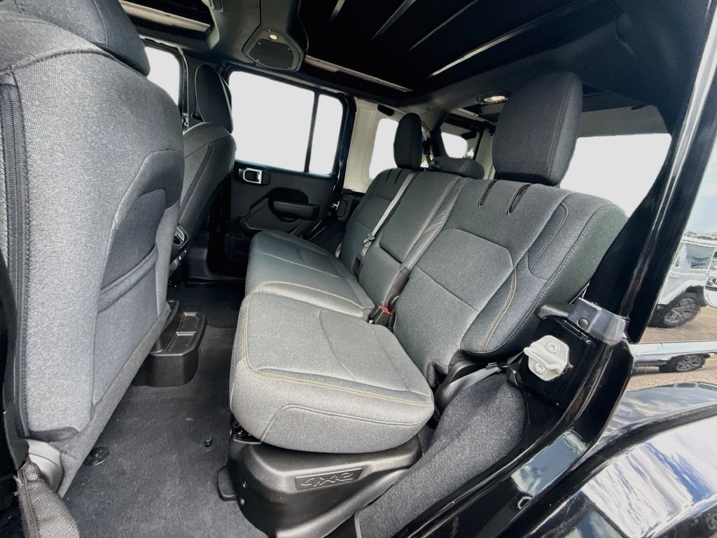 Used 2024 Jeep Wrangler Unlimited w/ Convenience Group AWD/4WD image 27