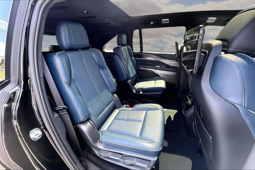 Certified 2026 Cadillac Escalade IQ Sport 2 AWD/4WD image 25