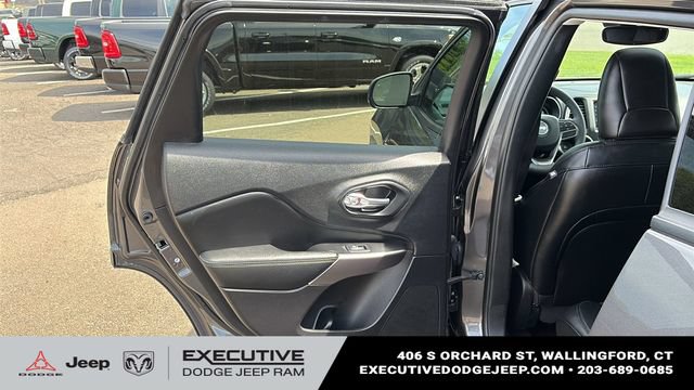 Used 2022 Jeep Cherokee Latitude Lux w/ Sun & Sound Group AWD/4WD image 22
