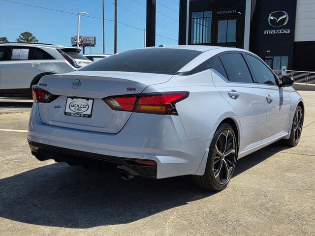 Used 2024 Nissan Altima 2.5 SR w/ SR Premium Package image 2