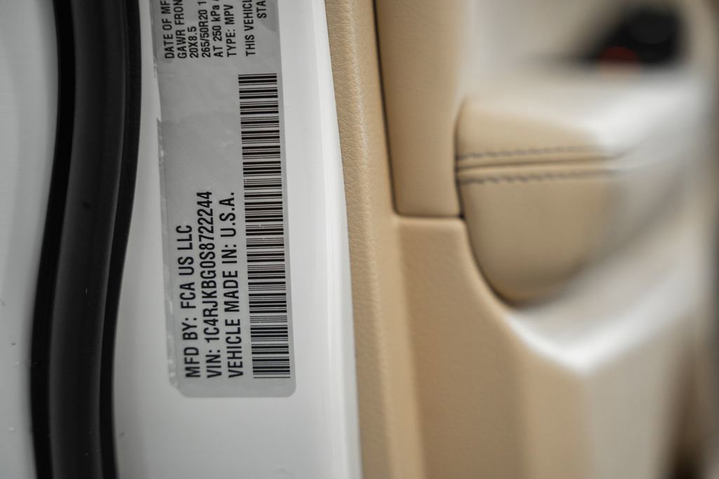 New 2025 Jeep Grand Cherokee L Limited w/ Luxury Tech Group II image 40