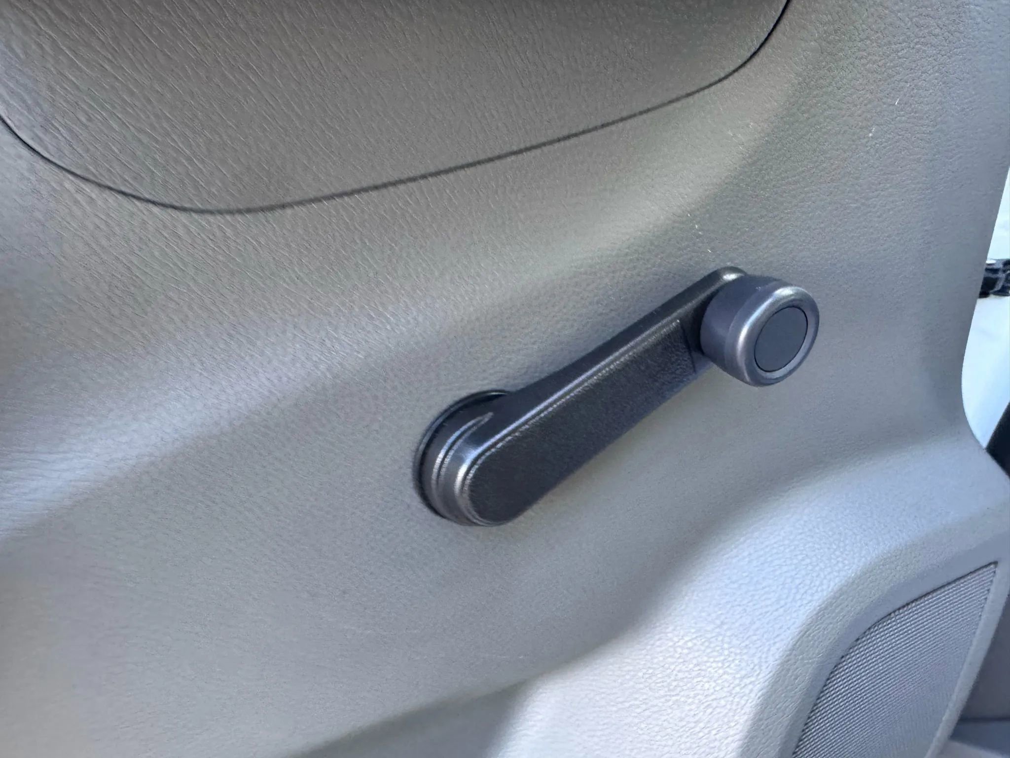 Used 2017 Nissan NV 3500 S image 21