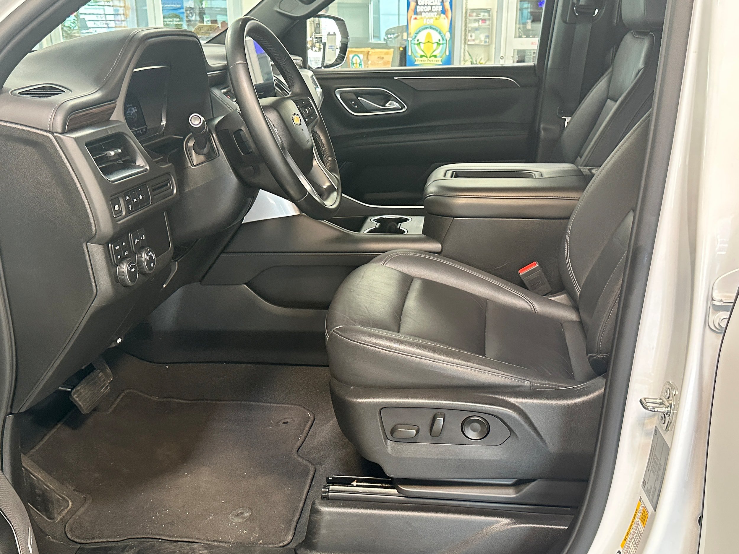 Used 2024 Chevrolet Suburban LT AWD/4WD image 6