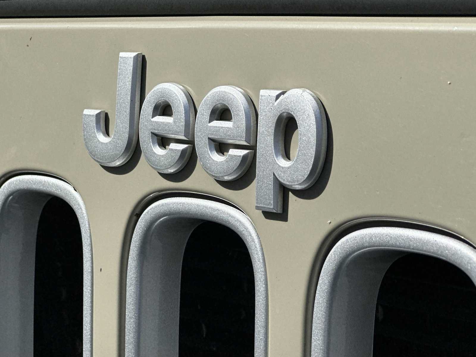 Used 2017 Jeep Wrangler Unlimited Sahara w/ Quick Order Package 24E Chief AWD/4WD image 10