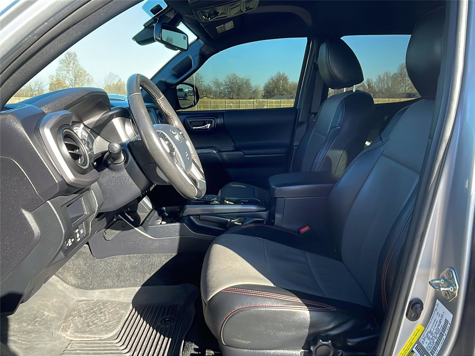 Used 2018 Toyota Tacoma TRD Off-Road image 21