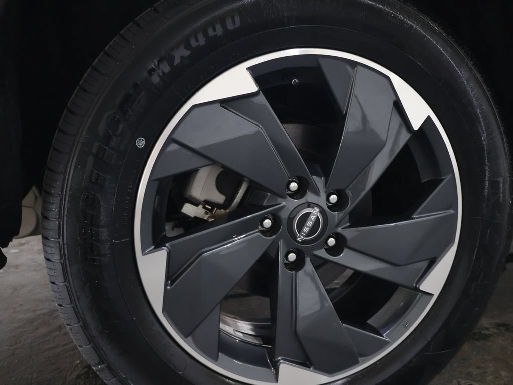 Used 2024 Nissan Rogue SV AWD/4WD image 32