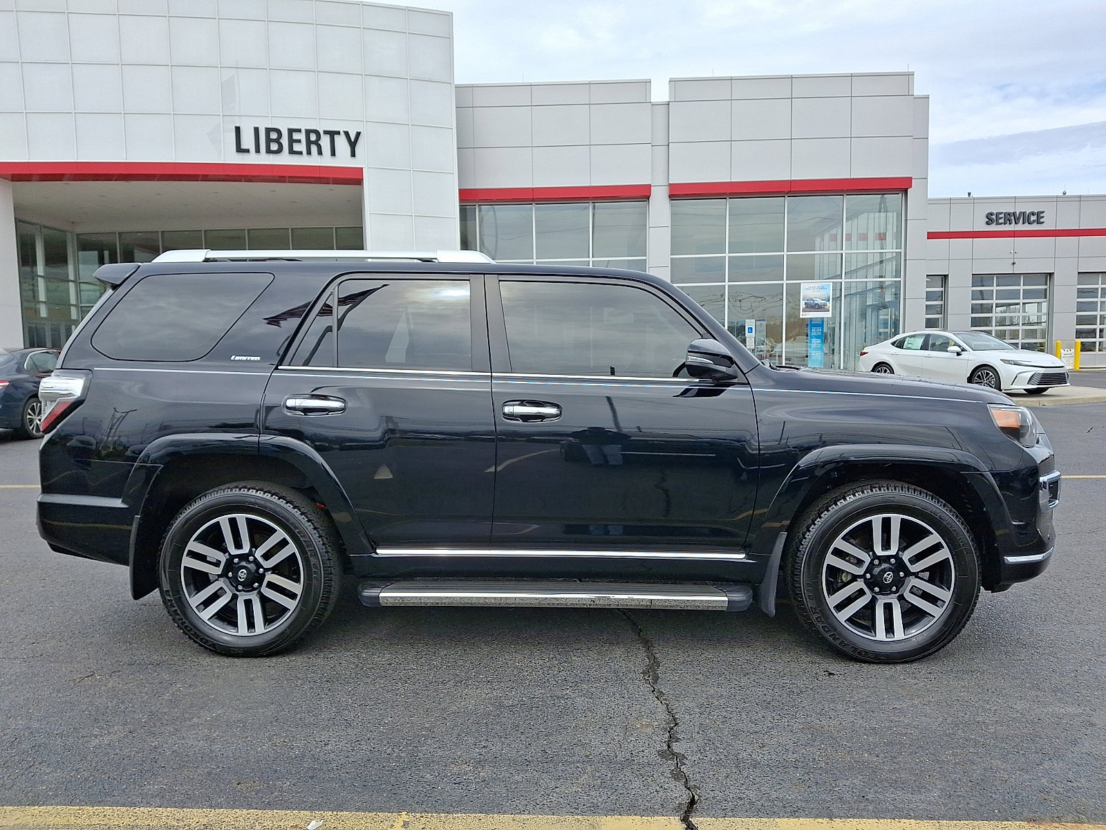 Used 2023 Toyota 4Runner Limited image 7