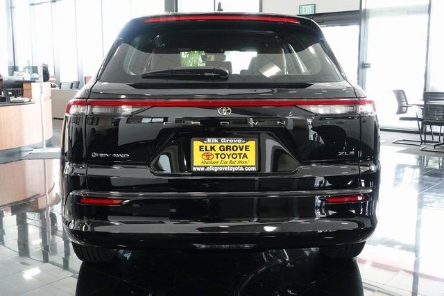 New 2025 Toyota Crown Signia image 8