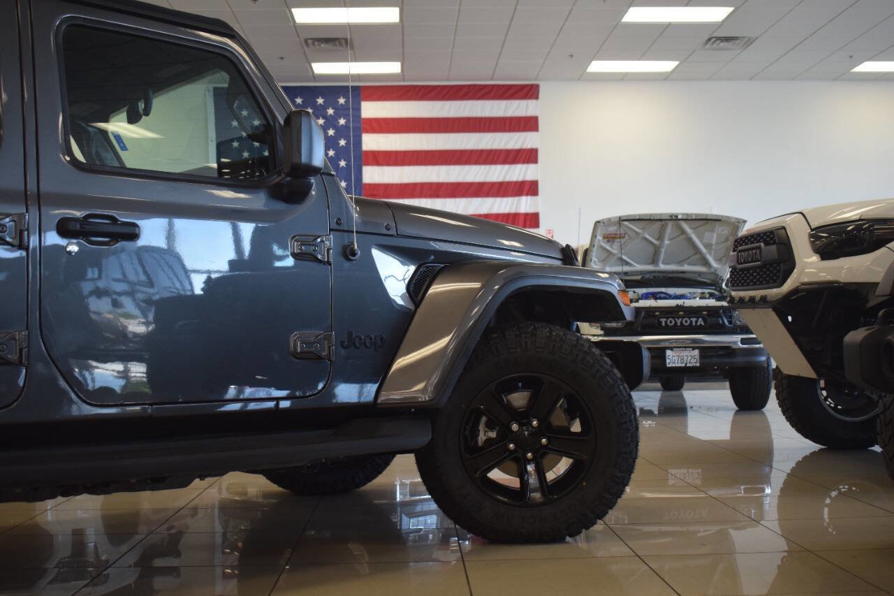 Used 2020 Jeep Wrangler Unlimited Sahara image 38