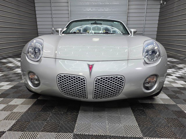 Used 2007 Pontiac Solstice Convertible w/ Premium Package RWD image 4
