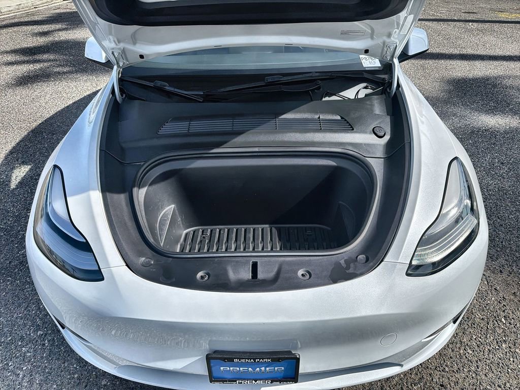 Used 2023 Tesla Model Y Long Range image 18