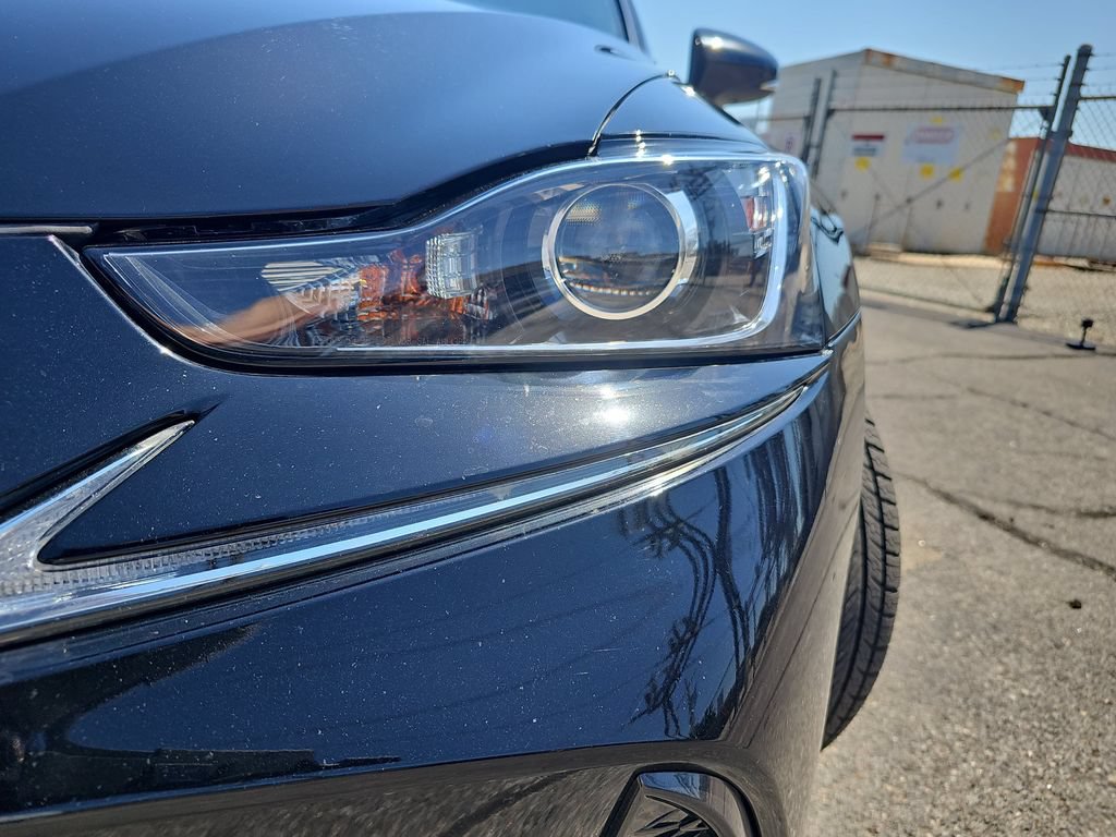 Used 2019 Lexus IS 300 F Sport AWD/4WD image 30