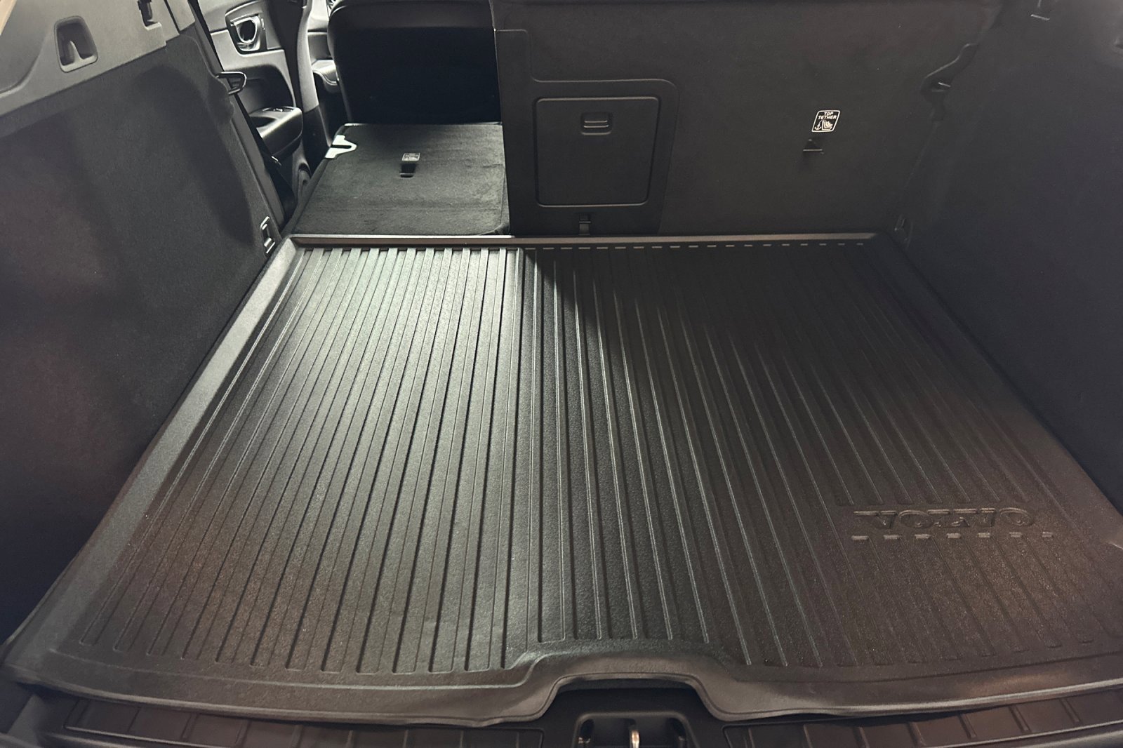 Used 2024 Volvo XC60 B5 Core image 18