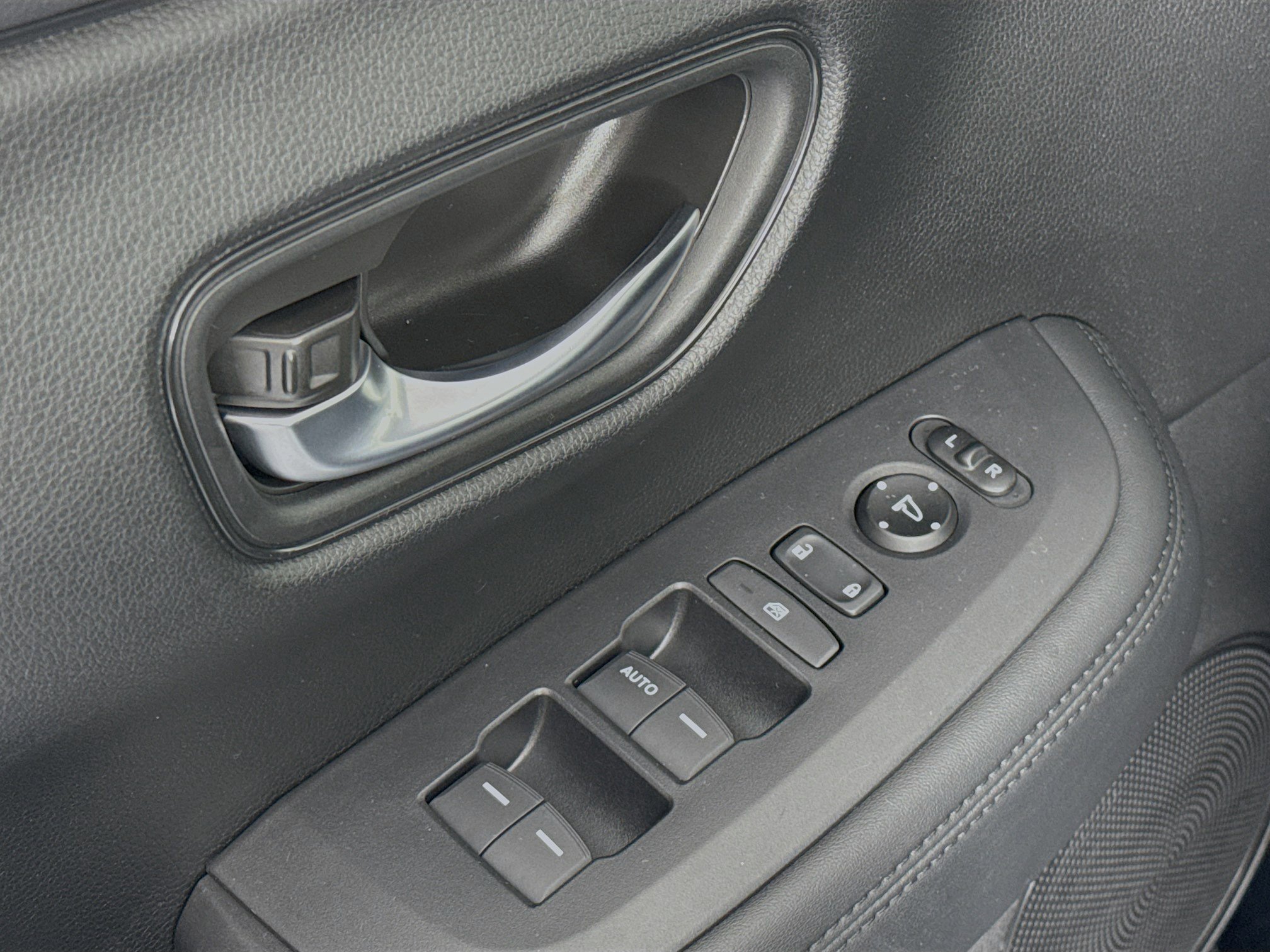 Certified 2023 Honda HR-V LX image 17