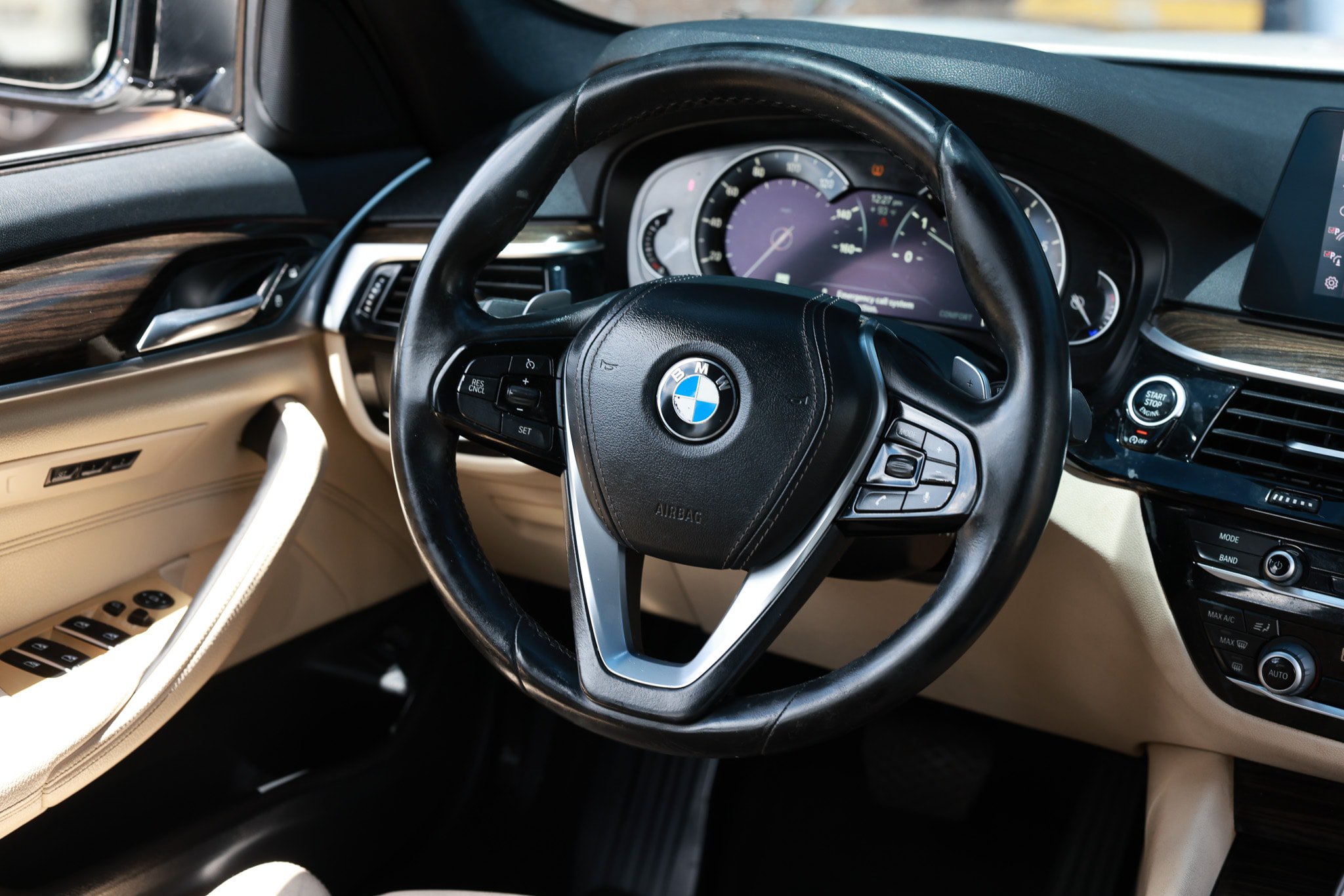 Used 2019 BMW 530i w/ Convenience Package RWD image 33