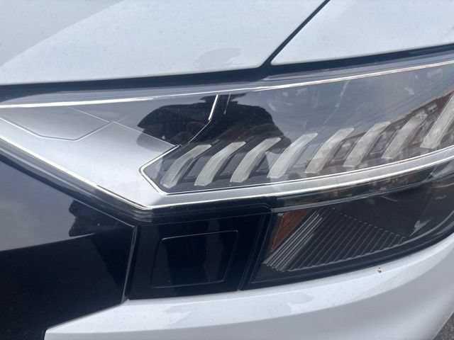 Used 2023 Audi Q8 Prestige AWD/4WD image 2