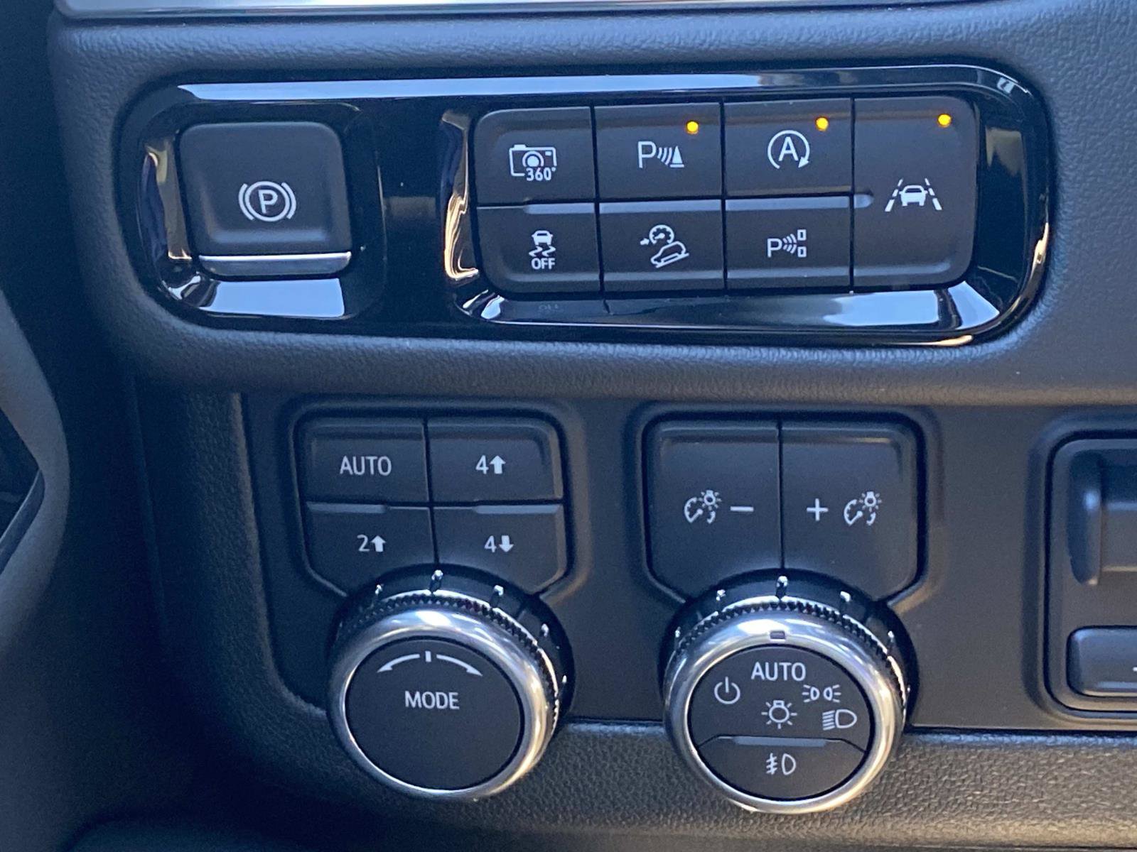 New 2026 GMC Yukon Elevation w/ Elevation Premium Package image 18