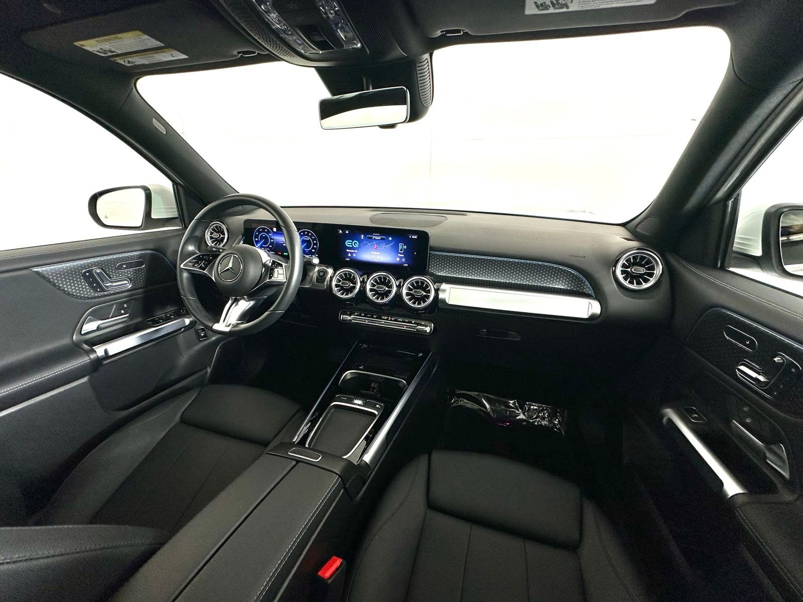 Used 2024 Mercedes-Benz EQB 300 4MATIC video 2