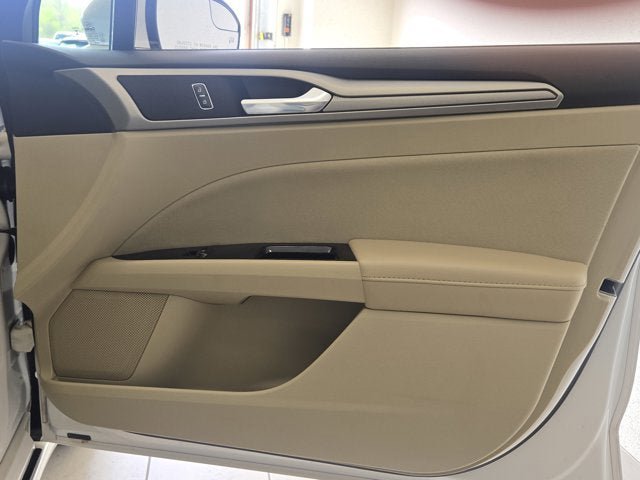 Used 2014 Ford Fusion SE FWD image 6