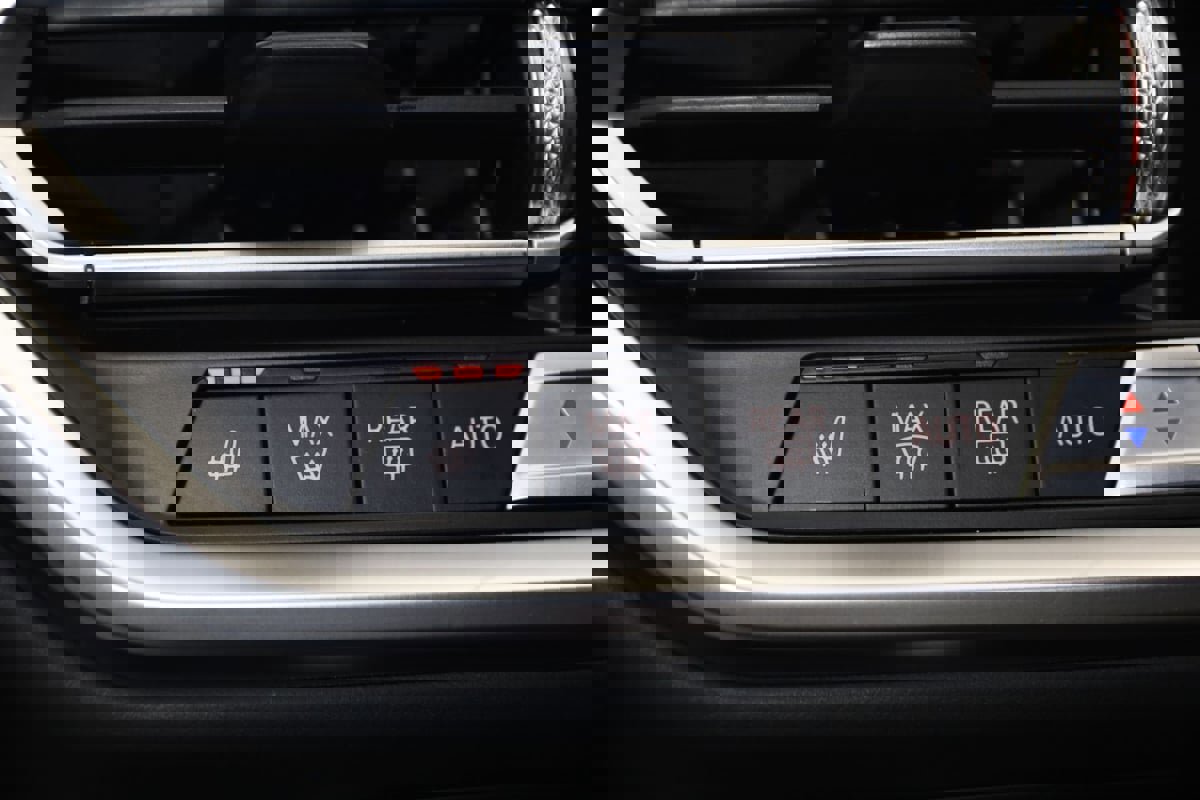 Used 2021 BMW M3 w/ Executive Package image 8