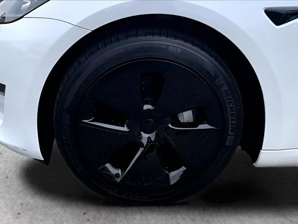 Used 2023 Tesla Model 3 Standard Range image 10