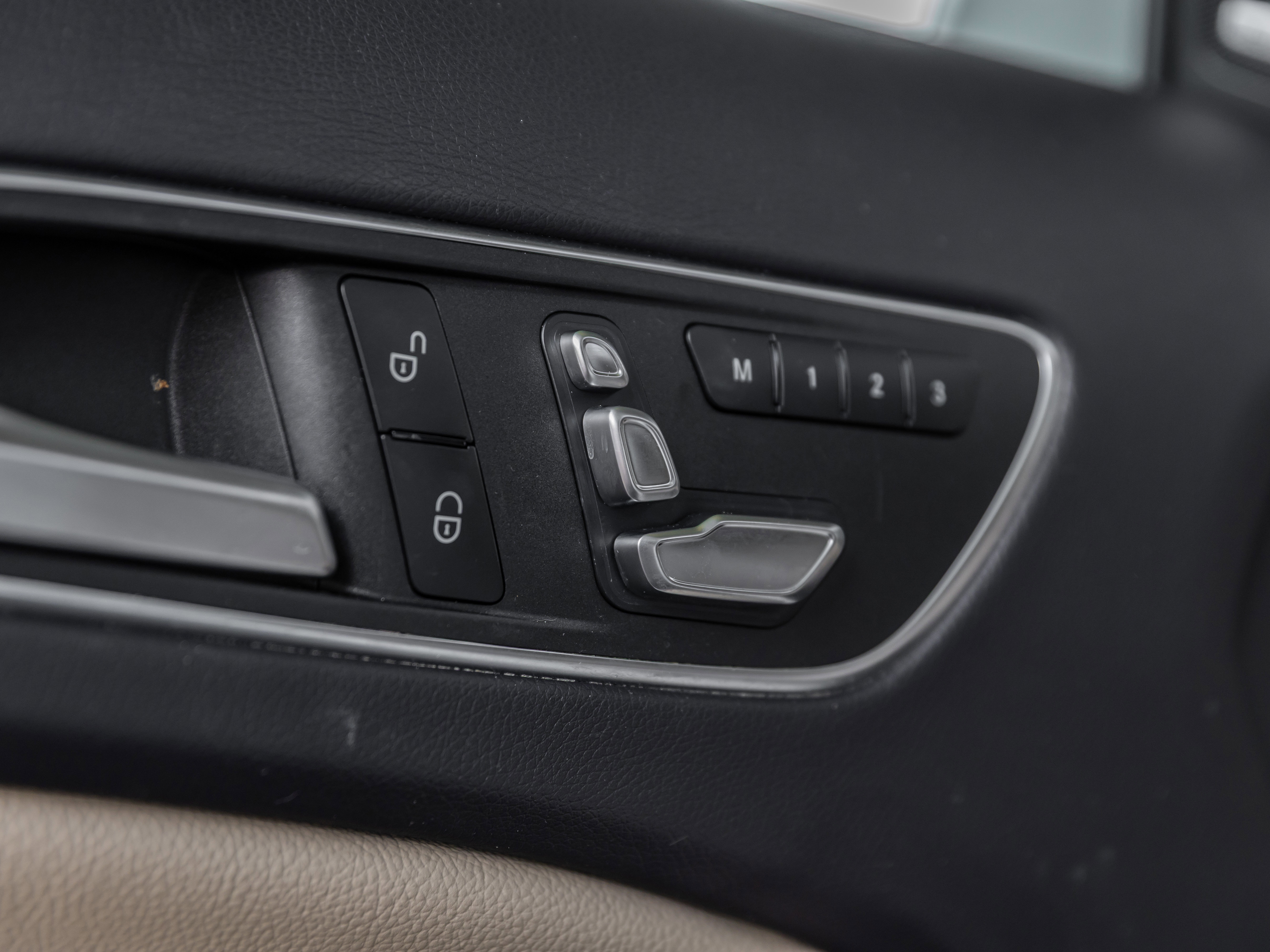 Used 2019 Mercedes-Benz GLA 250 4MATIC w/ Convenience Package image 15