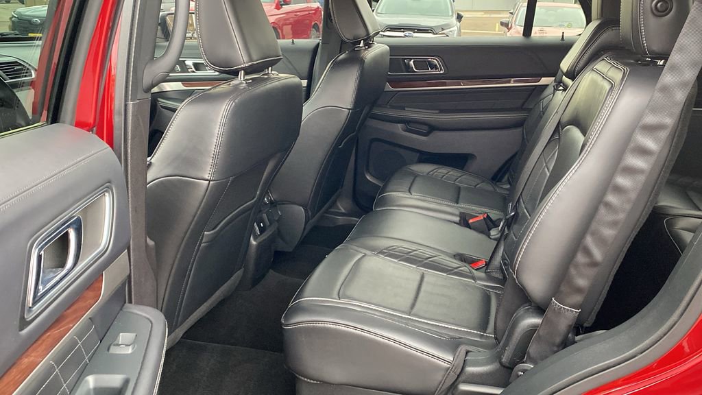 Used 2019 Ford Explorer Platinum image 14