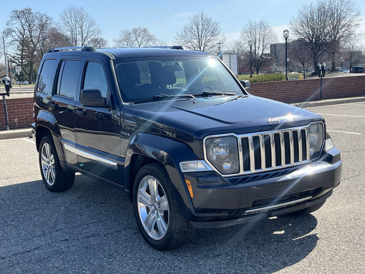 Used 2011 Jeep Liberty Sport image 1