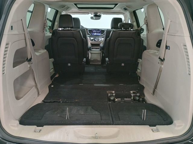 Used 2023 Chrysler Pacifica Limited FWD image 32