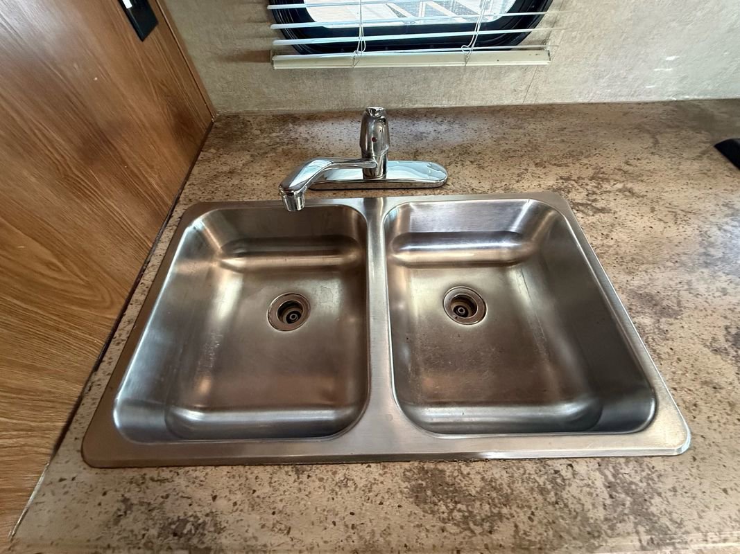 Used 2016 Ford E-350 and Econoline 350 Super Duty w/ Motorhome Prep Package RWD image 22