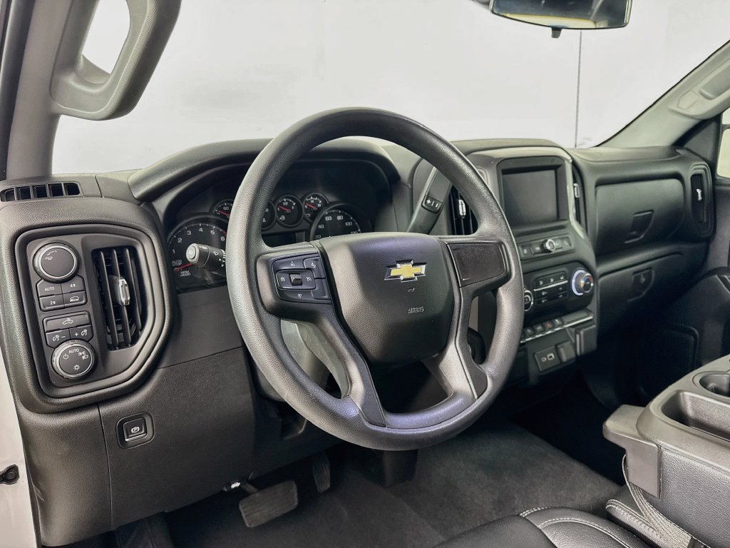 Used 2022 Chevrolet Silverado 1500 Custom AWD/4WD image 10