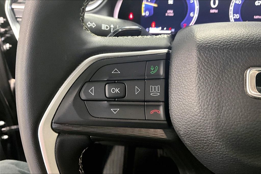 Used 2024 Jeep Grand Cherokee Laredo w/ Trailer Tow Package image 23