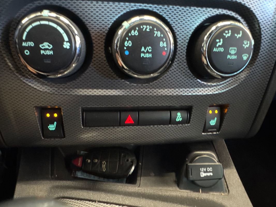 Used 2014 Dodge Challenger R/T Plus RWD image 37