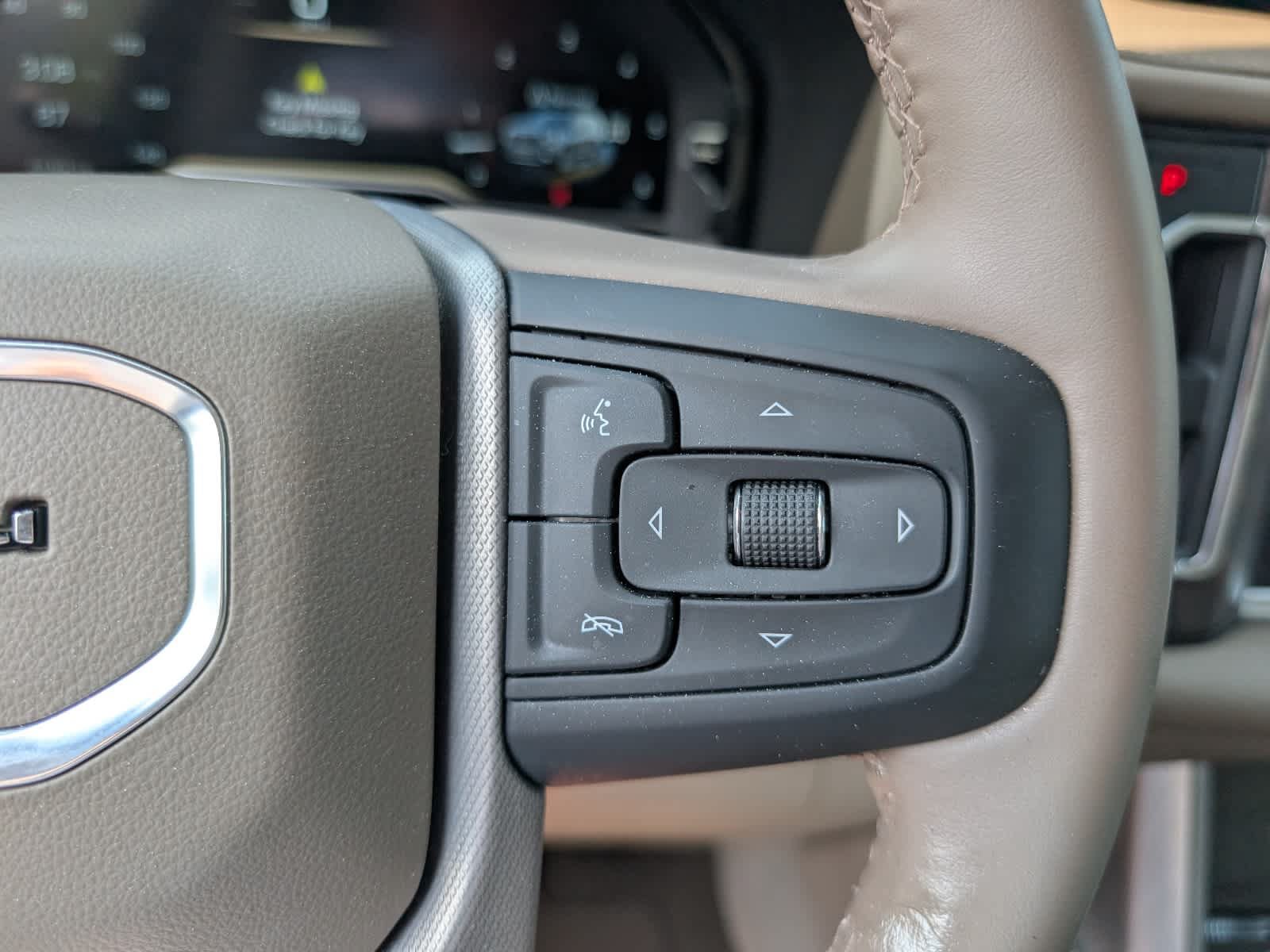 Used 2023 GMC Yukon XL Denali AWD/4WD image 28