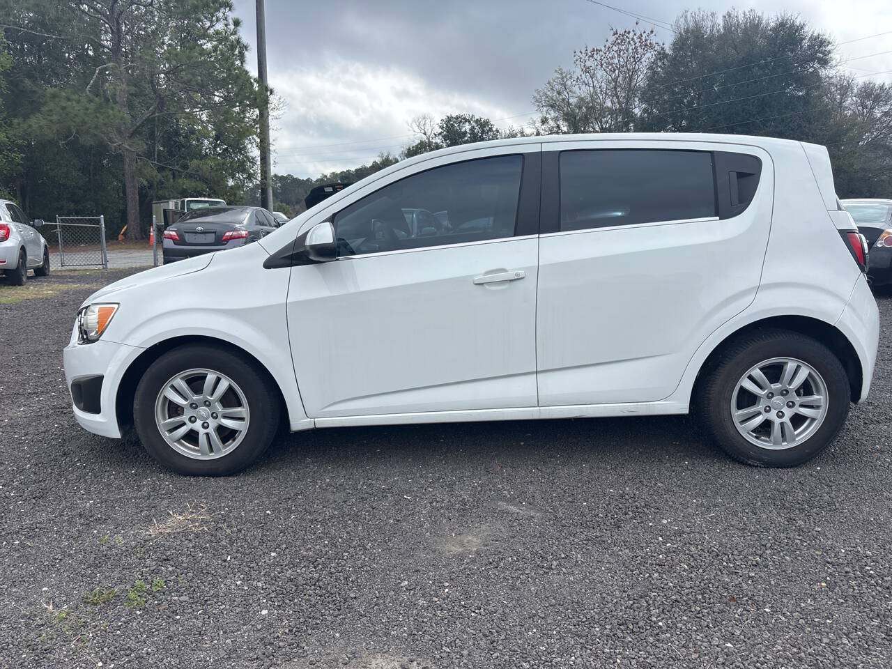 Used 2014 Chevrolet Sonic LT FWD image 2