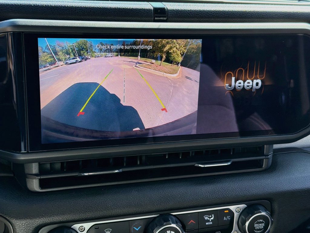 Used 2024 Jeep Wrangler Unlimited Sport AWD/4WD image 11