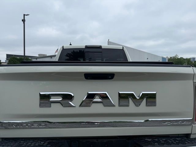 Used 2016 RAM 1500 Limited AWD/4WD image 4