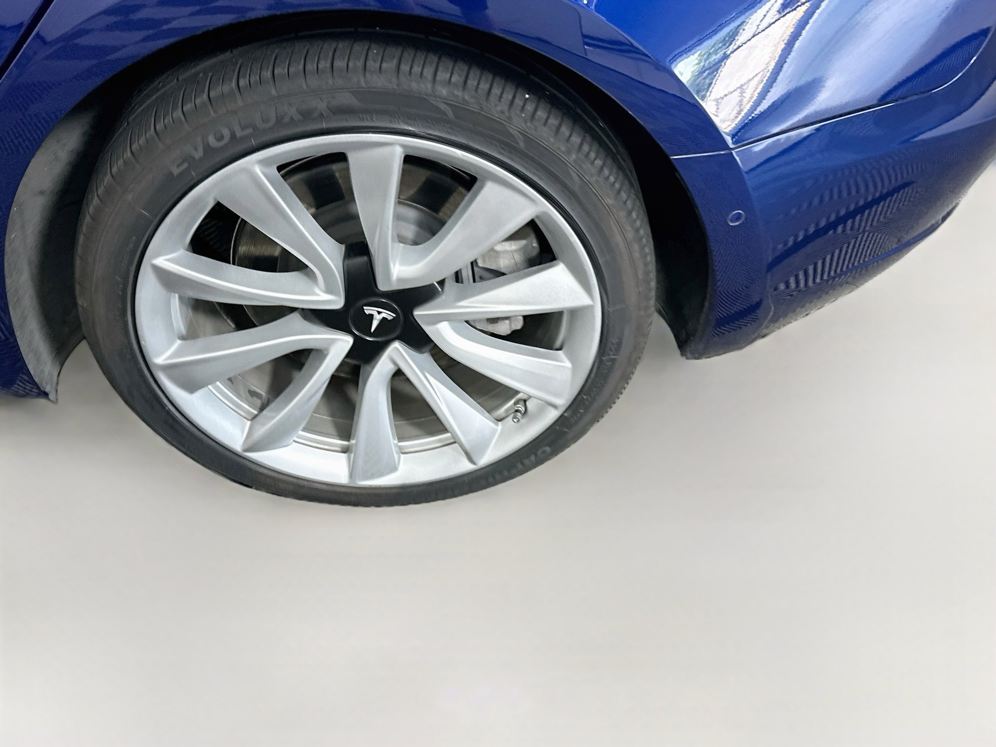 Used 2018 Tesla Model 3 Mid Range RWD image 11