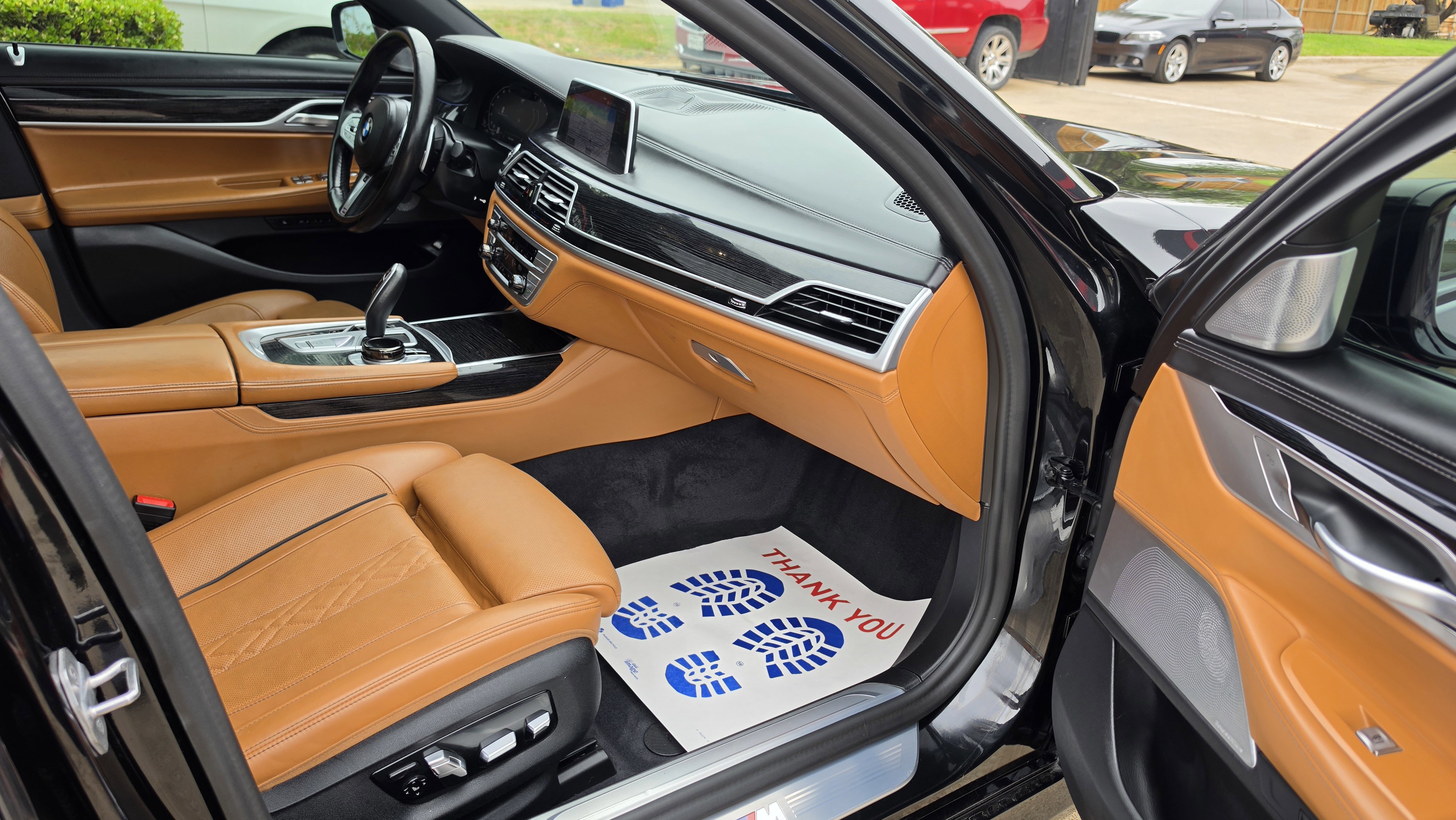 Used 2021 BMW 740i w/ M Sport Package image 32