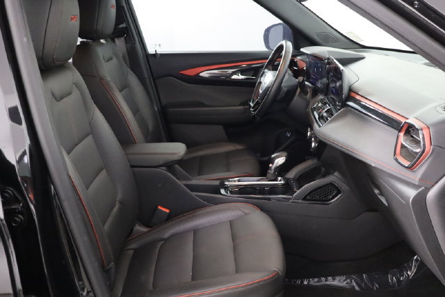 Used 2025 Chevrolet TrailBlazer RS w/ Convenience Package FWD image 18