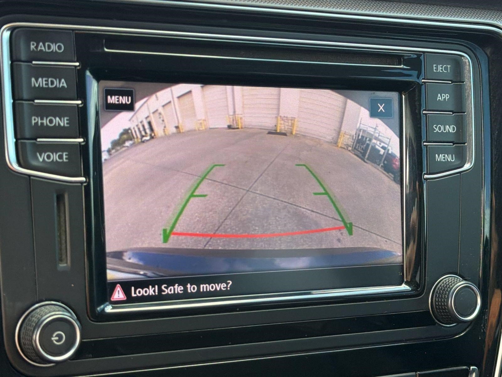 Used 2018 Volkswagen Passat 2.0T R-Line FWD image 18
