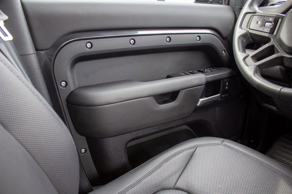 Used 2025 Land Rover Defender 130 Outbound image 19
